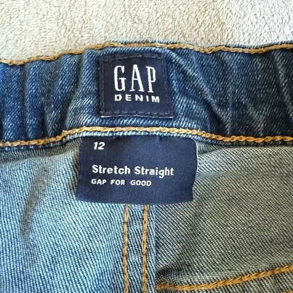 NWOT Gap Kids Regular Fit Straight Leg Medium Blue Jeans - Picture 2 of 8